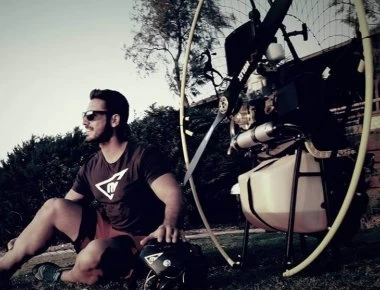 Ιστορική πρώτη από Έλληνα και Γάλλο αεραθλητή στην Κίνα (βίντεο)